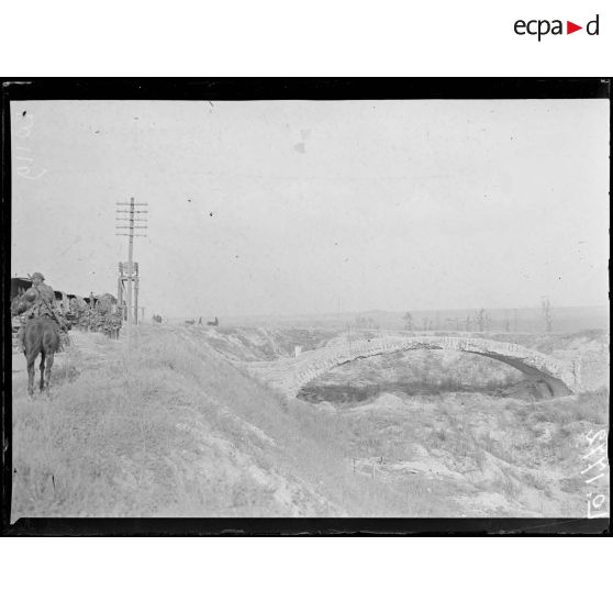 Près de Péronne, le canal du Nord. [légende d'origine]