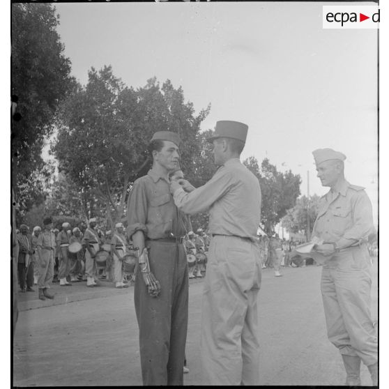 Cérémonie de remise de décorations.