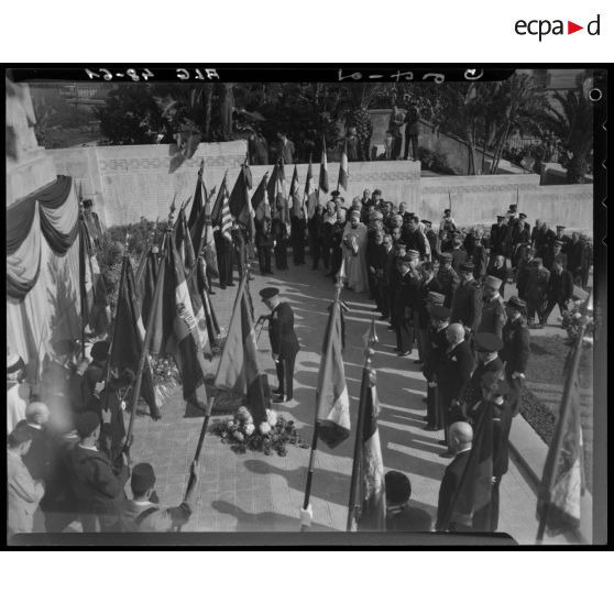 Cérémonie de commémoration du 11 novembre au monument aux morts d'Alger.