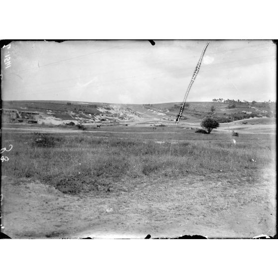 Près Minaucourt. Marne. Campement d'un échelon d'artillerie. [légende d'origine]