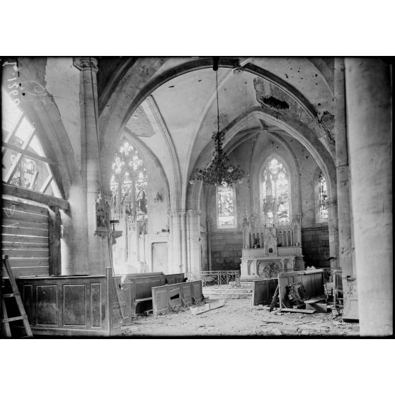 La Neuville-au-Pont, l'église. [Légende d'origine]