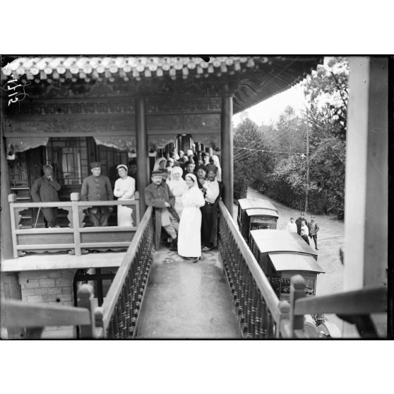 Carrières-sous-Bois (Seine-et-Oise). Hôpital militaire des troupes africaines. Pavillon chinois. [légende d'origine]