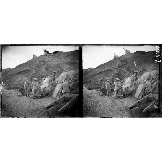 Entre Douaumont et MF 4. Poste des coureurs. [légende d'origine]