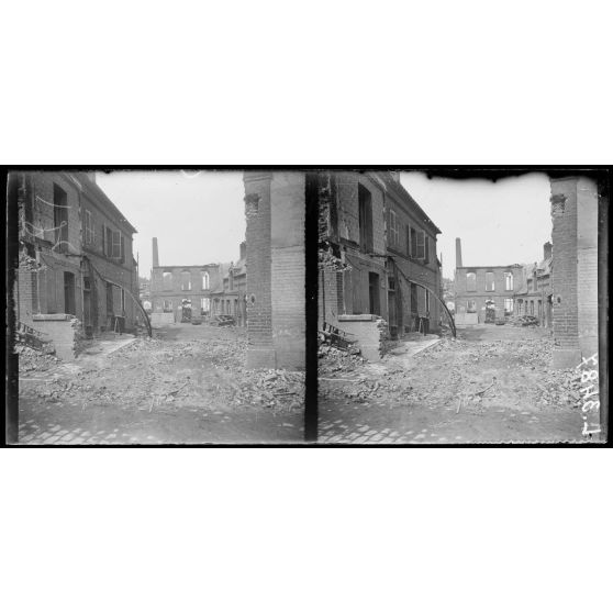 Corbie. Somme. Ruines de l'usine Bullot. [légende d'origine]