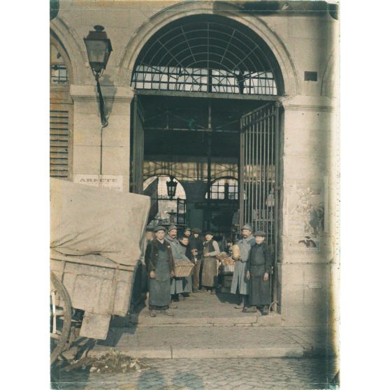 Reims. Au marché. [légende d'origine]