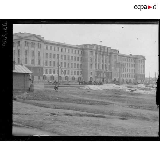 Omsk. Direction du transibérien. [légende d'origine]