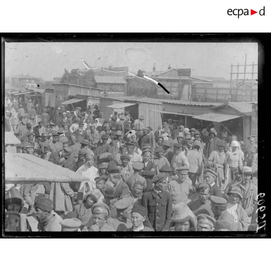 En Sibérie. Novo Nicolaïef, le marché. [légende d'origine]