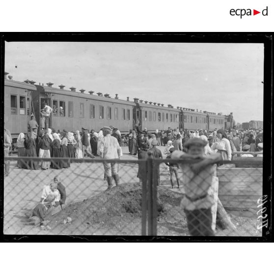 En Sibérie. Sur la ligne Novo Nikolaïef-Semipalatinsk. Une gare [légende d'origine]