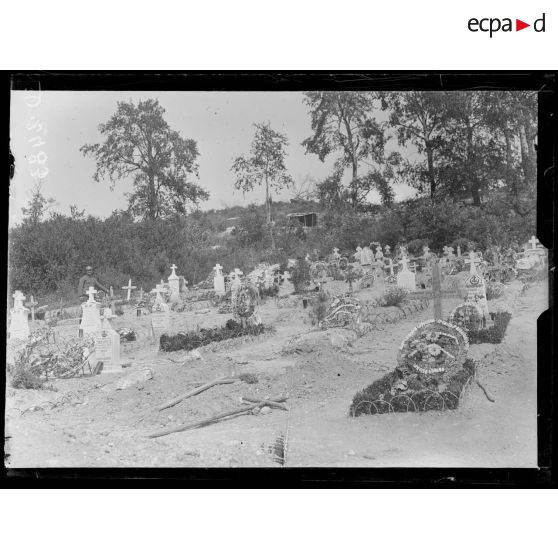 Confrécourt, Aisne, le cimetière. [légende d'origine]