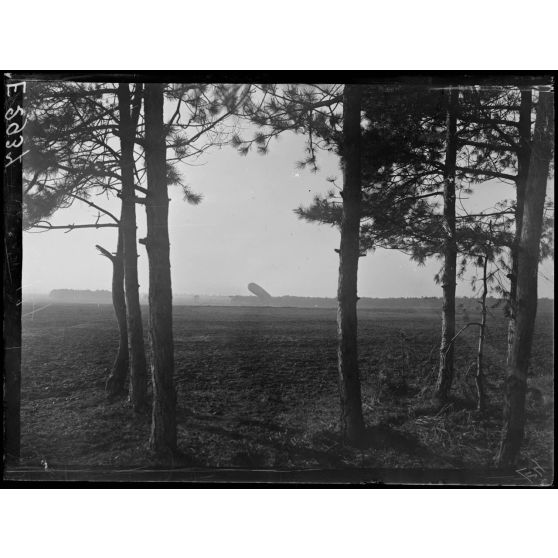 Baconnes. Marne. Ferme du Petit Baconnes. Saucisse s'élevant. [légende d'origine]