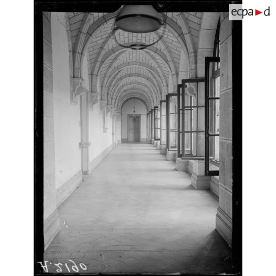 Saint-Léger (Gironde). Hôpital sanitaire 58. Galerie. [légende d'origine]