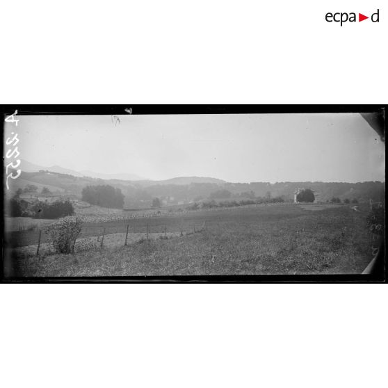 Cambo (Basses-Pyrénées). Hôpital de Beaulieu. Vue du Mont Darrain. [légende d'origine]