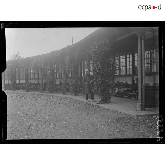 Angicourt. Hôpital sanitaire 104. Petite cure d'air. [légende d'origine]