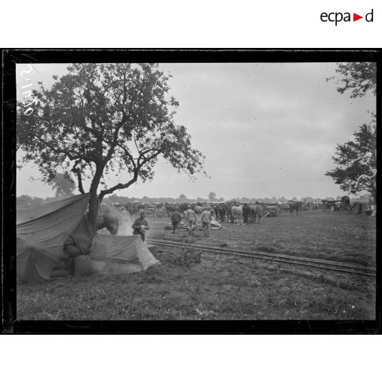 Bayonvillers (Somme). Campement d'artillerie. [légende d'origine]