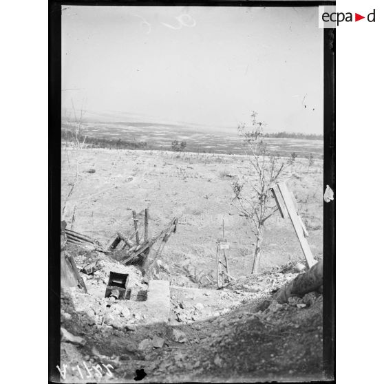 Mont sans Nom. Marne. Cimetière allemand de Hexenkessel. [légende d'origine]