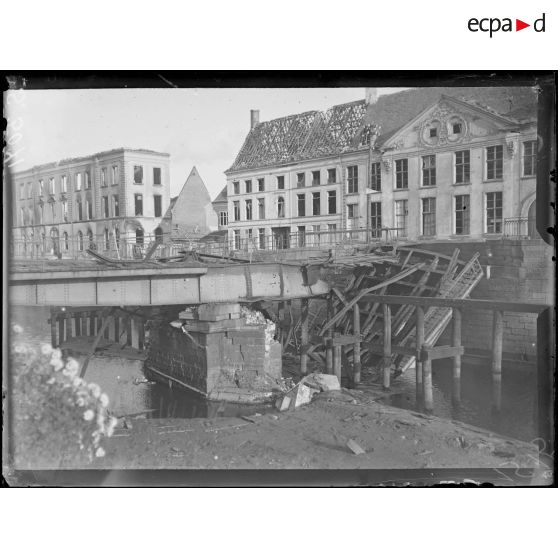 Audenarde, Belgique. Le pont du canal. [légende d'origine]