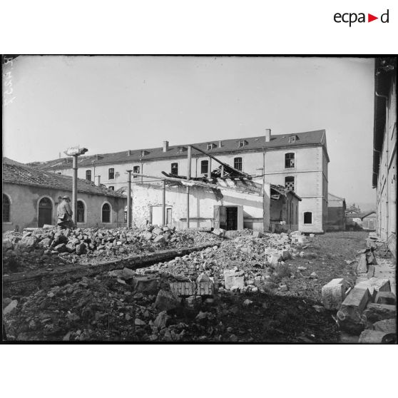 Pont-à-Mousson (Meurthe-et-Moselle). La caserne Duroc. [légende d’origine]