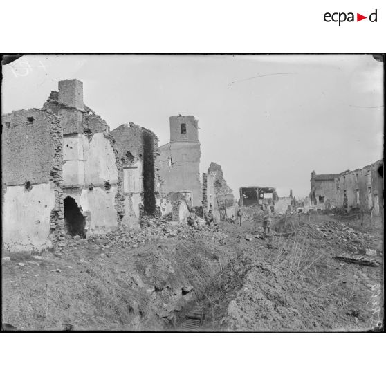 Norroy (Meurthe-et-Moselle). La rue principale. Les ruines. [légende d’origine]