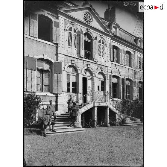 Pont-à-Mousson (Meurthe-et-Moselle). L’hôtel du commandant d’armes. [légende d’origine]