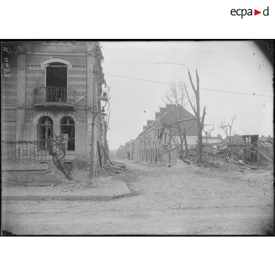 Amiens, boulevard de Pont Noyelles et une rue. [légende d'origine]