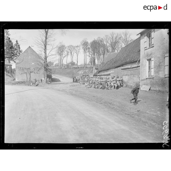 Noirémont (Oise). L’entrée du village. [légende d’origine]