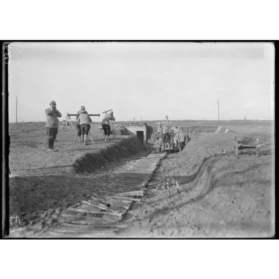 Fort de Douaumont (Meuse). Batterie de 75 contre avions. [légende d'origine]