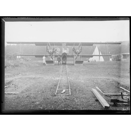 Meulan (Seine-et-Oise). Hydravion torpilleur Borel. Vue prise de face. [légende d'origine]