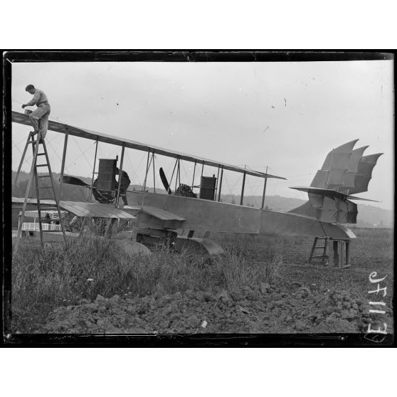 Meulan (Seine-et-Oise). Hydravion torpilleur Borel. L'hydravion vue de profil. [légende d'origine]