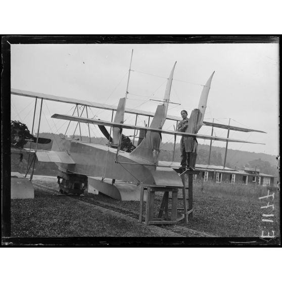 Meulan (Seine-et-Oise). Hydravion torpilleur Borel. Les gouvernails. [légende d'origine]