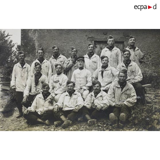 [Photographie de groupe de soldats du 153e régiment d'infanterie].