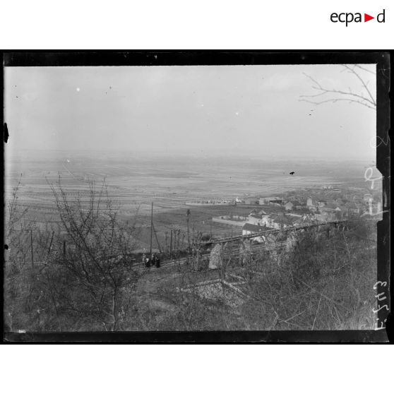 Verzy. Marne. Le village et le vignoble de Verzenay. [légende d'origine]