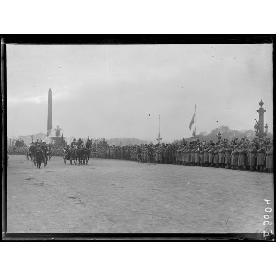 Paris. Visite du président Wilson. Le cortège officiel passe place de la Concorde. [légende d'origine]