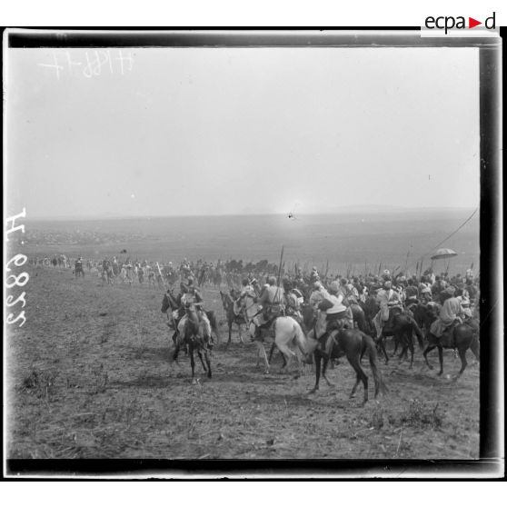 N'Gaoundéré village. Le sultant en déplacement. [légende d'origine]