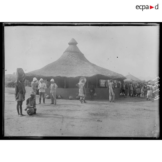 Garoua. Poste de police. [légende d'origine]