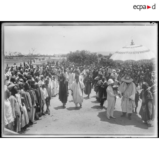 Garoua. Cortège du sultan. [légende d'origine]