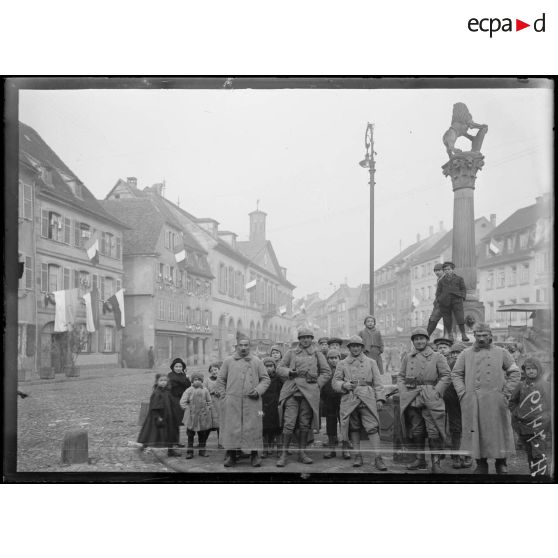 Molsheim. Place de l'hotel de ville. [légende d'origine]