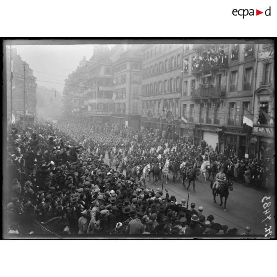 Strasbourg. Le 6e Hussard. [légende d'origine]