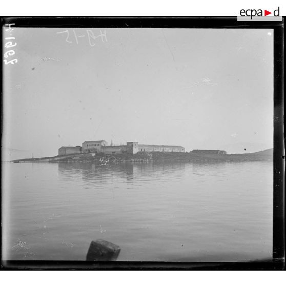 Ile de Corfou. Le lazaret. [légende d'origine]