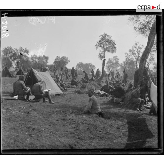 Corfou. Camp d'Ipsos. Campement de serbes de la division de la Morava. [légende d'origine]