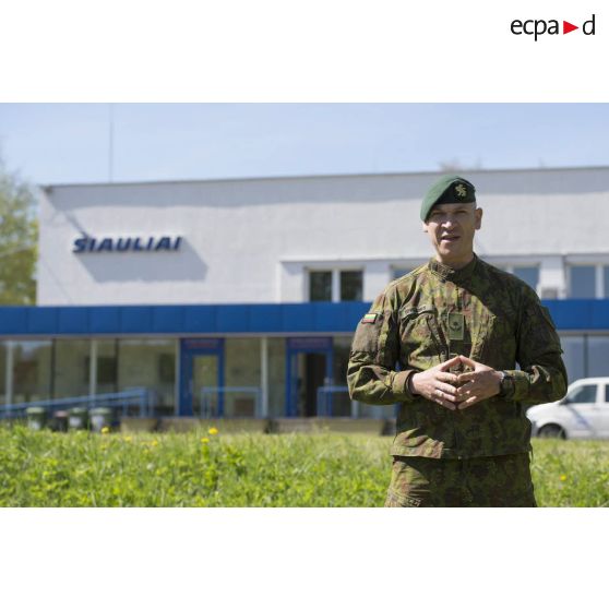 Discours du commandant Skomantas Povilionis, représentant de l'armée lituanienne, lors de l'arrivée des troupes françaises Siauliai en Lituanie.