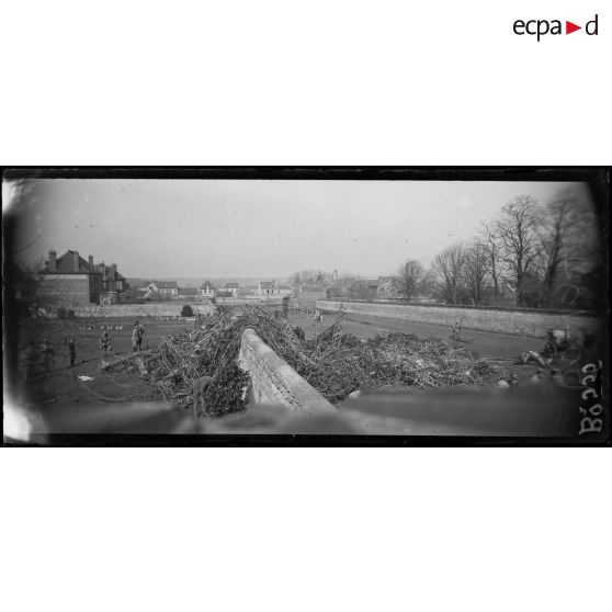 Compiègne. Avenue Gambetta. L'emplacement de la chute du Zeppelin. [légende d’origine]