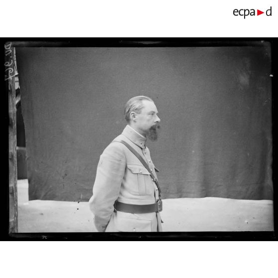 Régulatrice d'Abbeville, photographies d'identité d'officiers. [légende d'origine]