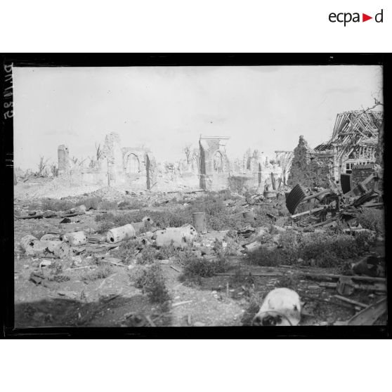 Ruines de l'église de Le Hamel, Somme. [légende d'origine]