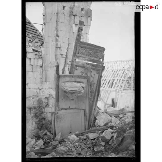 Fragments du panneau de l'église de Proyart. [légende d'origine]