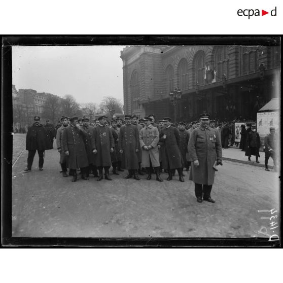 Fête de la Croix de Guerre au Trocadéro. Arrivée des fusiliers marins. [légende d'origine]