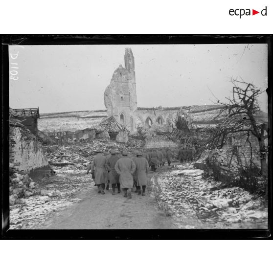 Ablain-Saint-Nazaire, Pas-de-Calais, l'église. [légende d'origine]