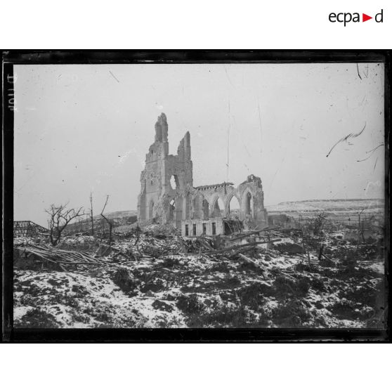 Ablain-Saint-Nazaire, Pas-de-Calais, église. [légende d'origine]