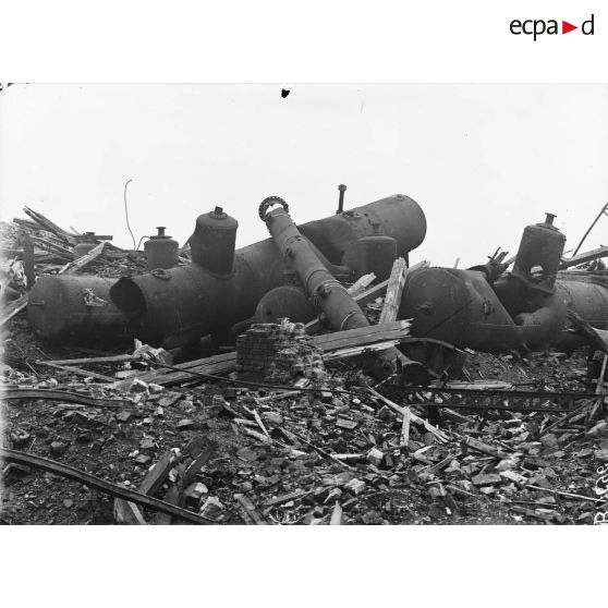 Lens (Pas-de-Calais). Ruines de la fosse n°4. [légende d'origine]