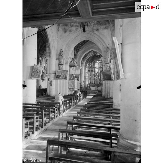 Trémont (Meuse), intérieur de l’église. [légende d’origine]