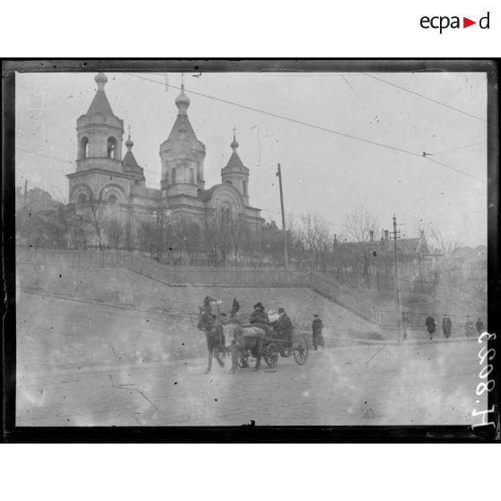 Vladivostok. Temple russe "Sobor". [légende d'origine]